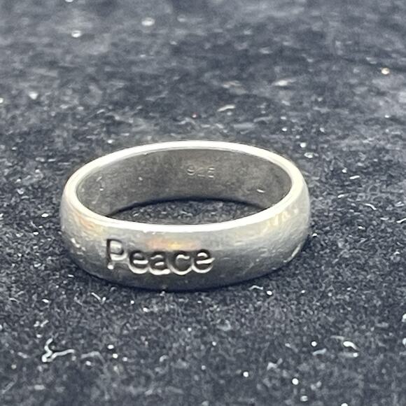 Sterling Silver "PEACE" Rounded 5mm Band Ring 925 Size 7 Simple Plain - Picture 1 of 7